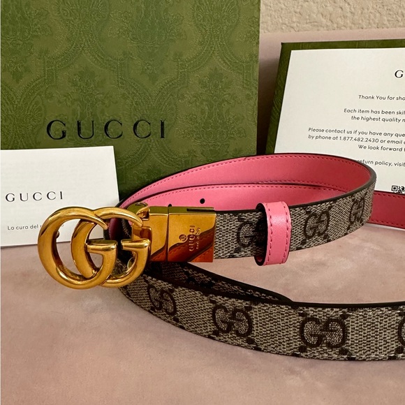Gucci Authentic womens reversible beige GG Supreme canvas & vibrant pink leather - Picture 1 of 7